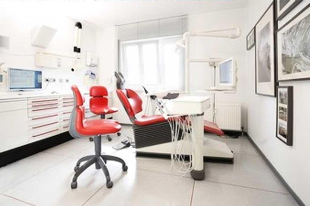 Praxisübernahme-Karlsruhe-Dental.jpg